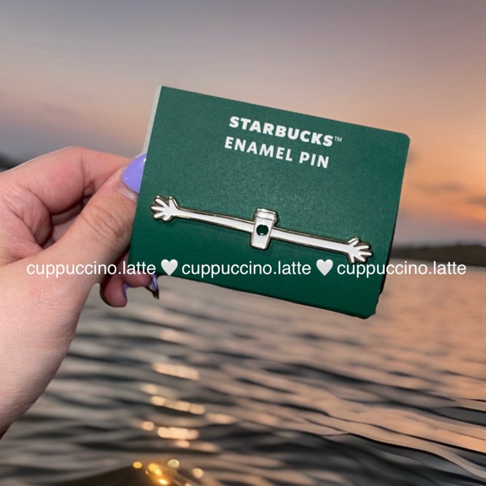 🤍NEW💚Starbucks 2026 Coffee Cup Hugs Limited Edition Collector Enamel Pin - Picture 2 of 3